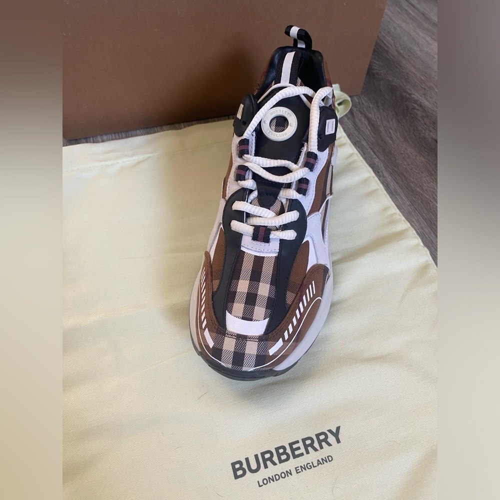 Burberry low top sneaker dark brown size 38 - Picture 2 of 8